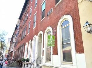 1734 Spruce St APT 4R, Philadelphia, PA 19103