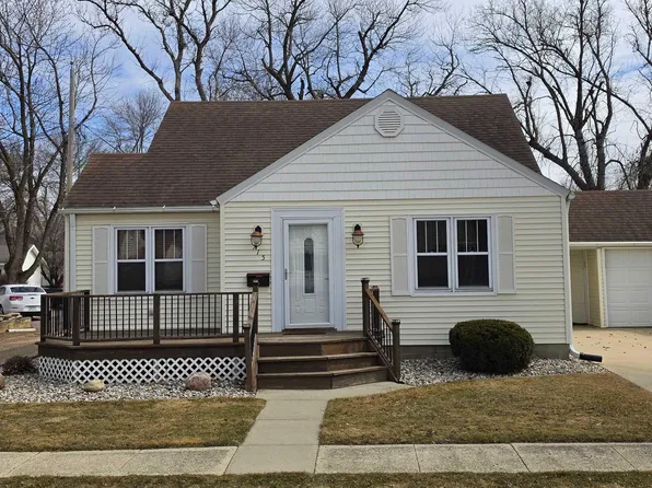 715 9th Ave, Sheldon, IA 51201