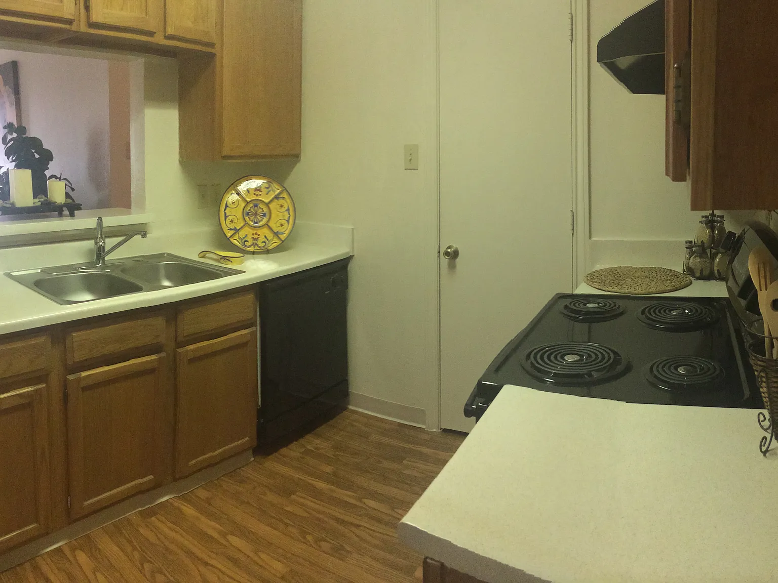 Beverly Place Apartments — Photo 2