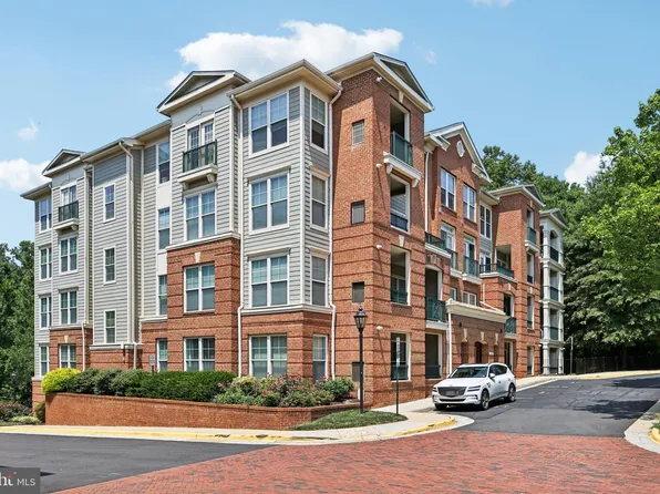2907 Saintsbury Plz APT 206, Fairfax, VA 22031