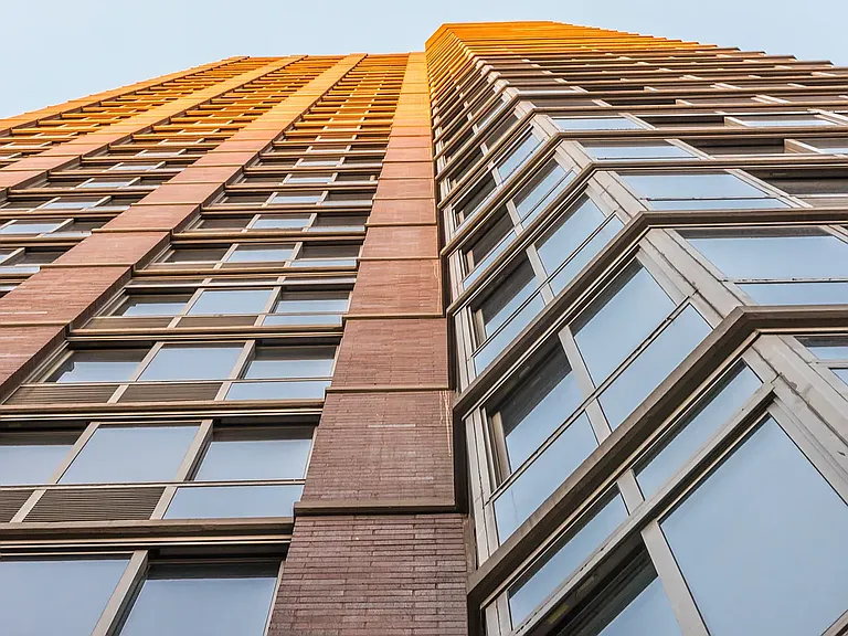 100 W 26th St #PHA — Photo 8