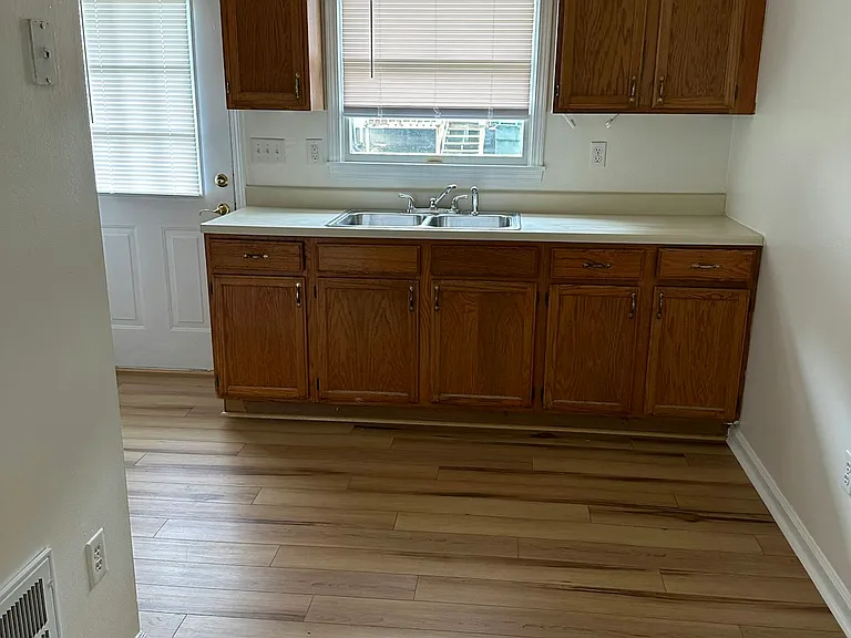 922 Beverly Dr #B — Photo 6