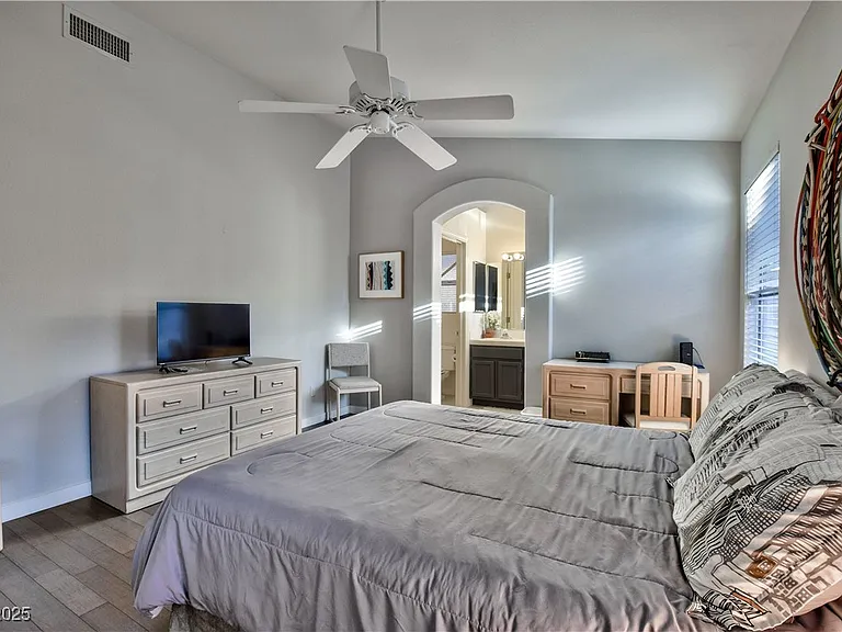 8041 Pottery Creek Dr — Photo 10