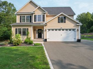 10 W Ridge Ct, Cheshire, CT 06410