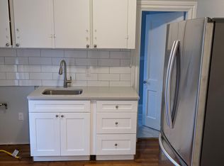 141 Allen St #2W, New Bedford, MA 02740