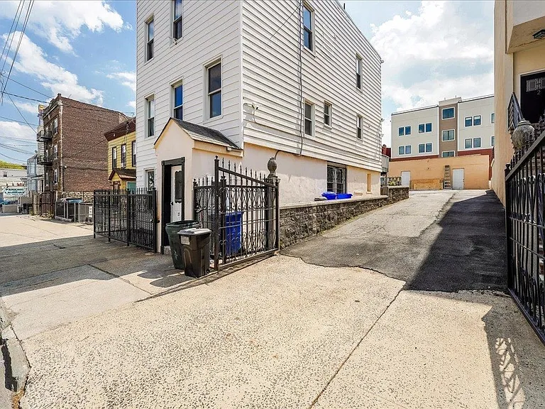 27 Marion Pl #3 — Photo 17