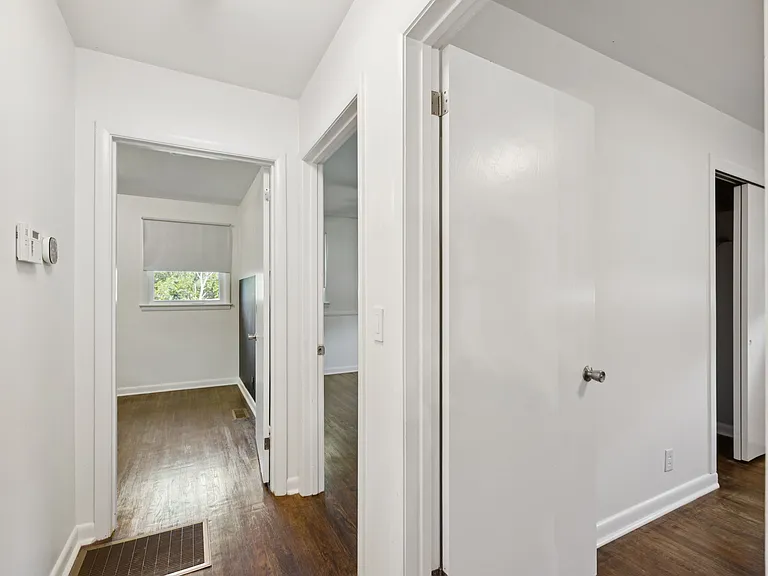 589 Highcrest Dr — Photo 10