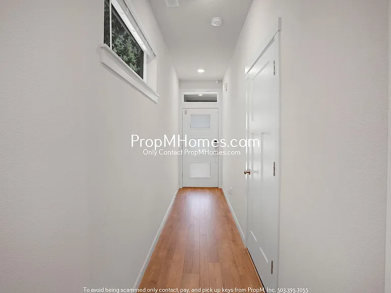 10709 SW 72nd Ave — Photo 3