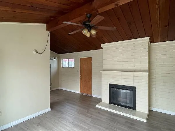 4464 Bond St — Photo 1