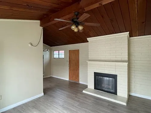 4464 Bond St Photo 1