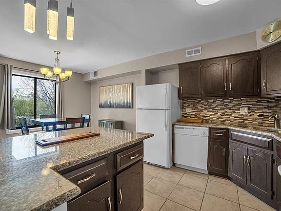2nd image of 463 Valley Dr #463