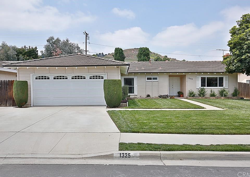 1st image of 1325 Folkstone Ave