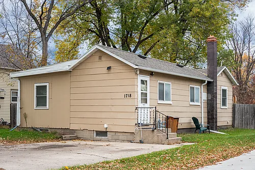 1718 Dyke Ave Photo 1