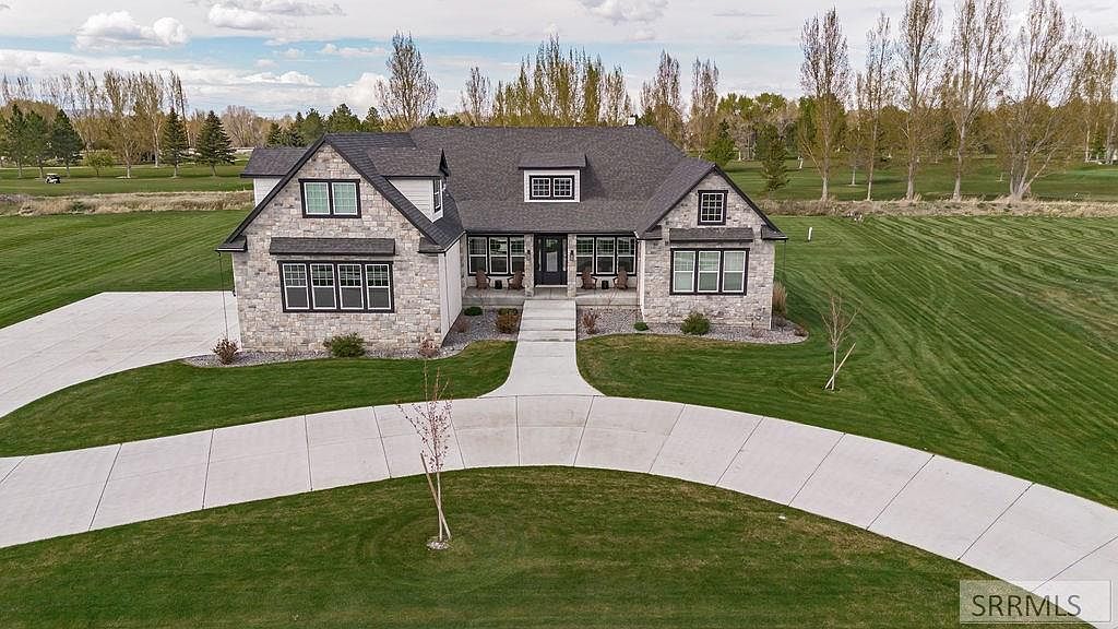 4035 E Fairway Dr
