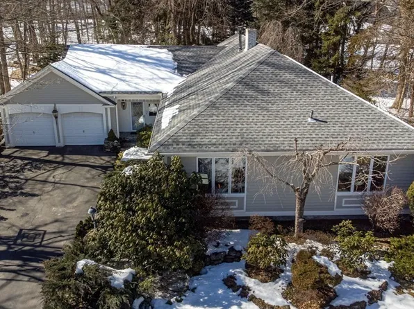 3 Hildreth St, Chelmsford, MA 01886