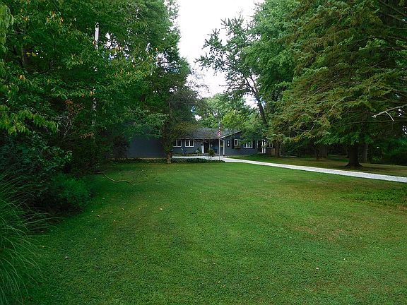 2nd image of 1153 Morningview Dr