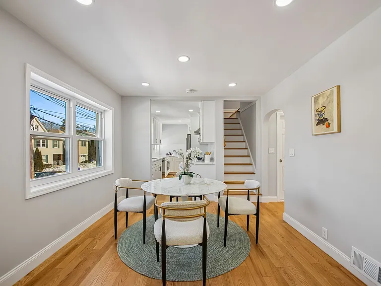 20 Edgar St — Photo 27