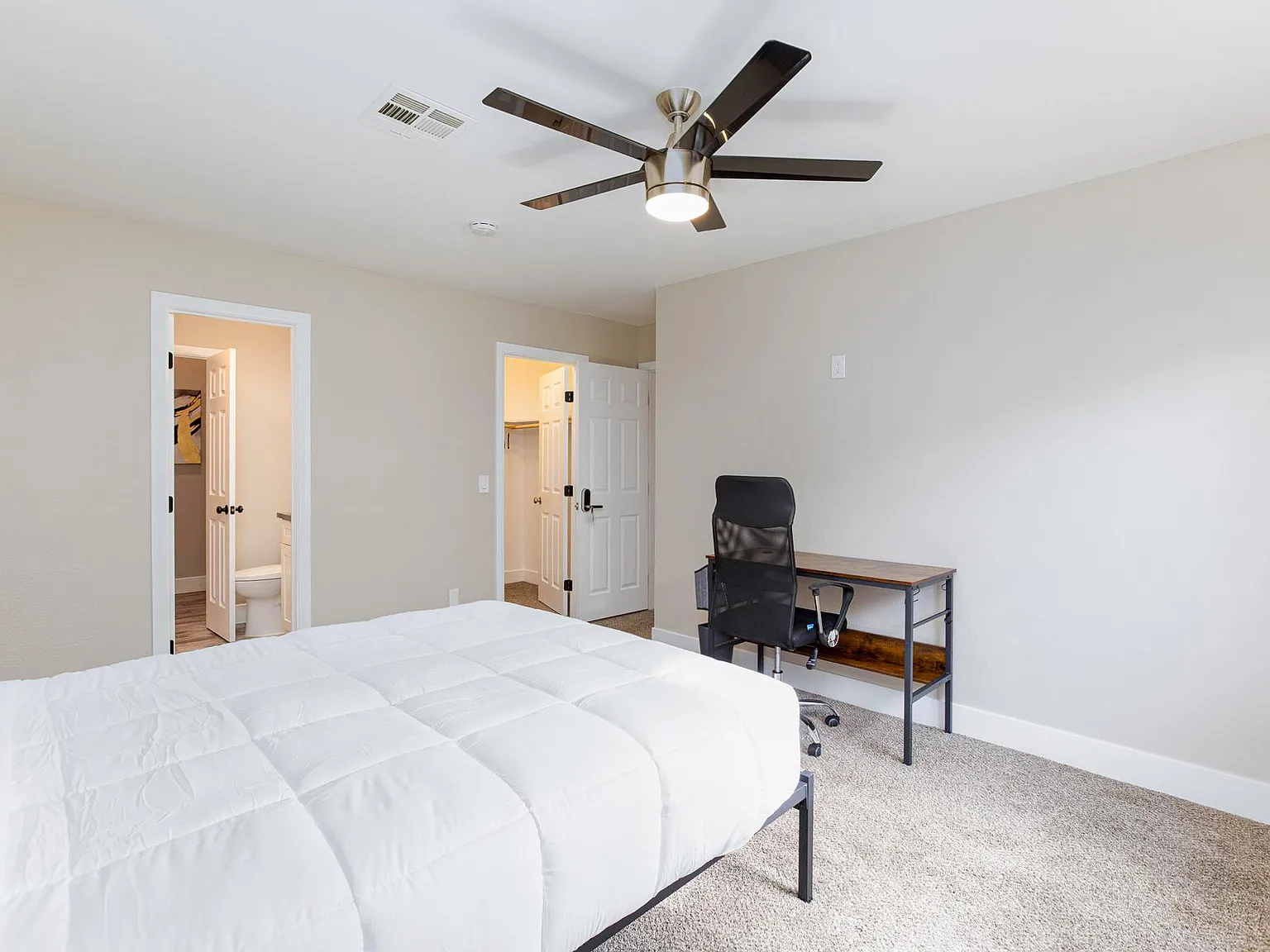 4 bed, 2.0 bath, 1533 sqft, $1,022 — Photo 3
