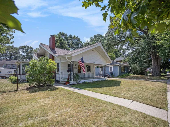 902 Jenkinson St, Port Huron, MI 48060