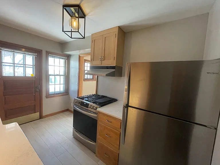 1933 Arthur St NE — Photo 7