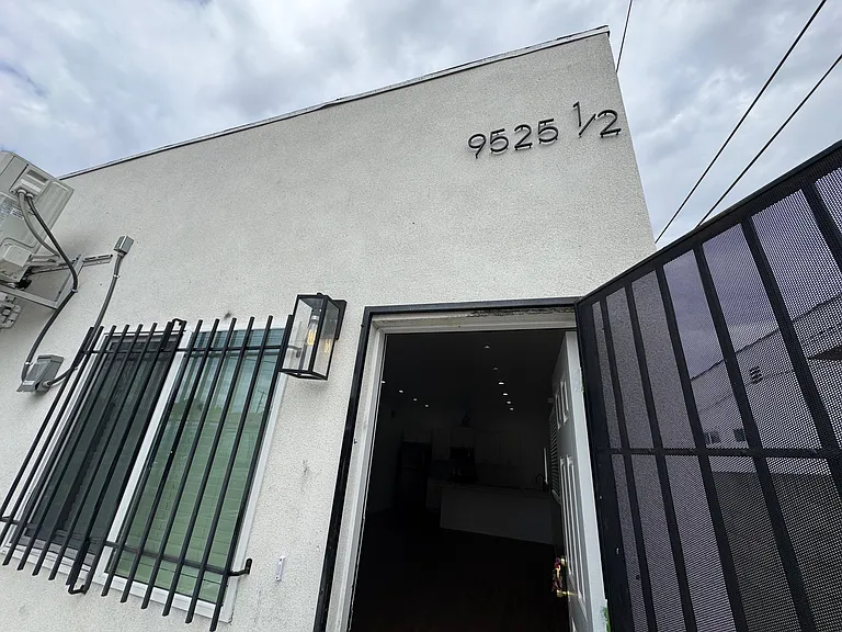 9525 Juniper St #1/2 — Photo 1