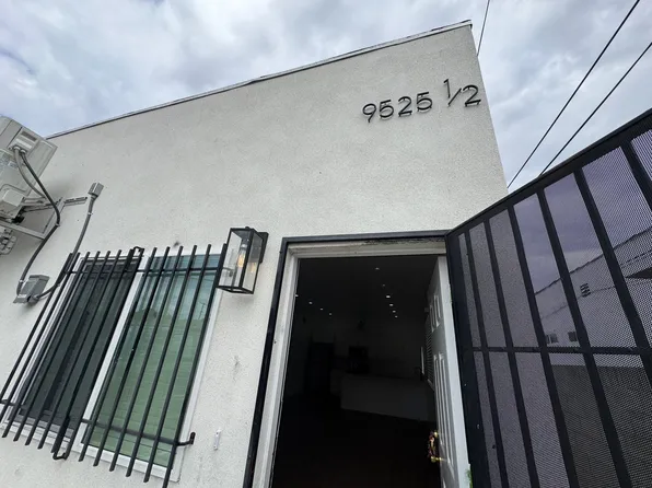 9525 Juniper St, Los Angeles, CA