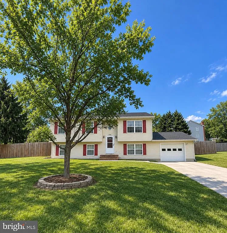 3 bed, 2.5 bath, 1628 sqft, $2,700 — Photo 1