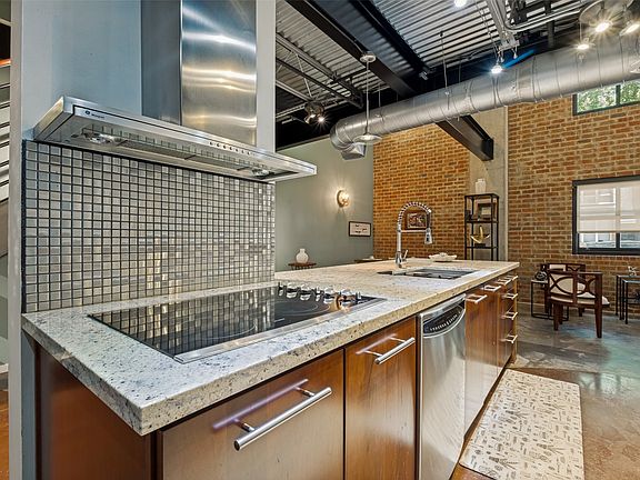 5th image of 3110 Thomas Ave APT 111