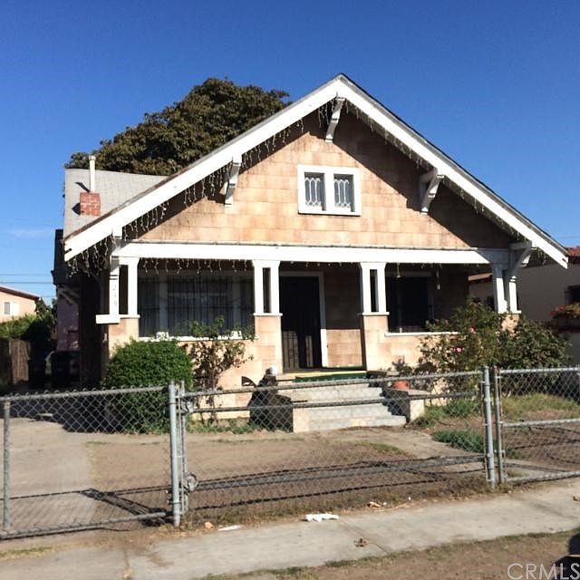 1st image of 239 W 59th Pl