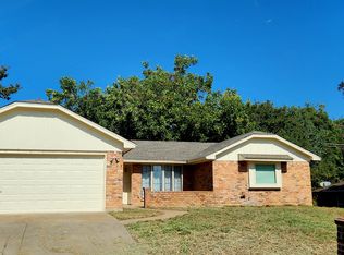 209 NE Alsbury Blvd, Burleson, TX 76028