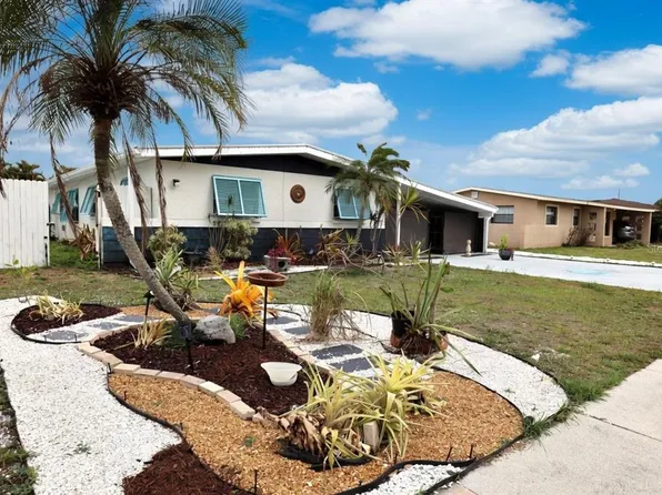 3641 Stokes Dr, Sarasota, FL 34232