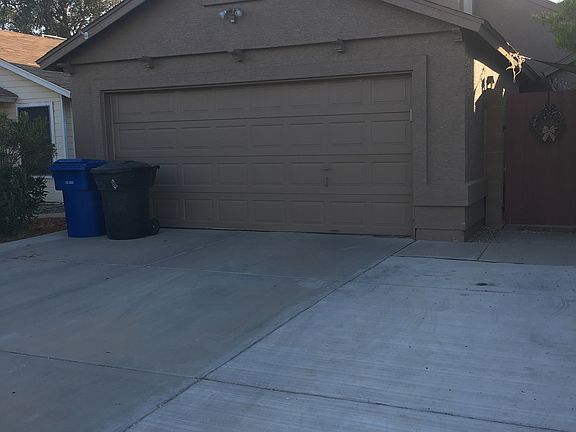 Addt'l parking in driveway