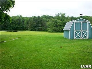 2nd image of 1015 Bushkill Dr