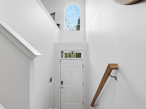 5th image of 604 Tailgate Ter