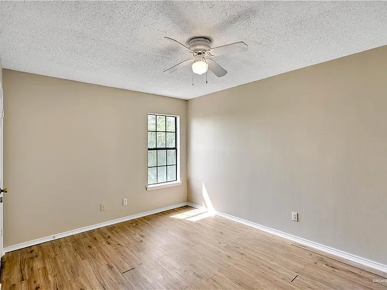 3209 Black Oak Ln — Photo 16