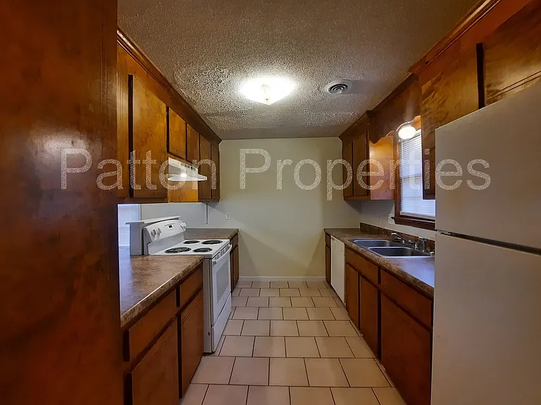 1005 Lynn St #A & B — Photo 5