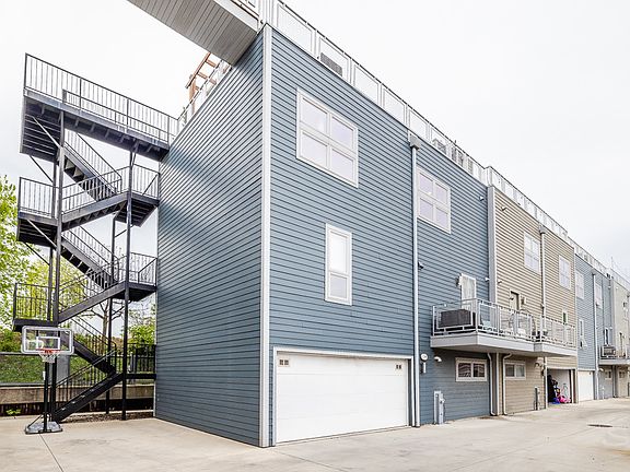 4th image of 1759 N Monticello Ave #1