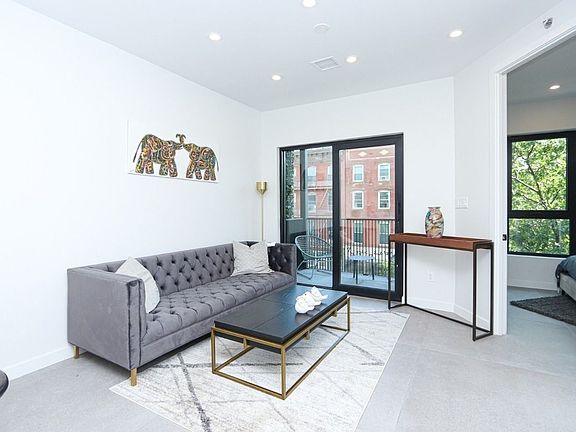 3rd image of 537 Grand St #2AA