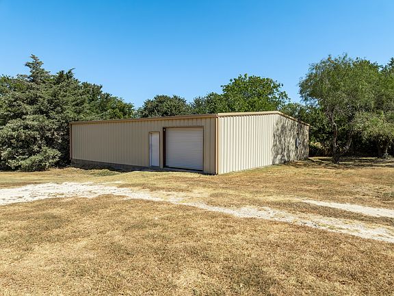 3rd image of 275 Hill County Rd #4431