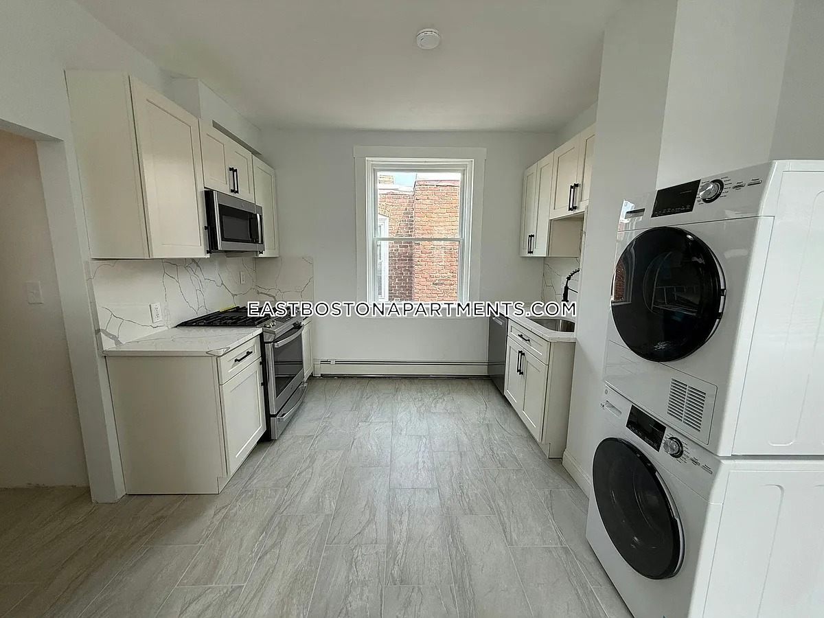 Building Photo - 59 Lubec St #4