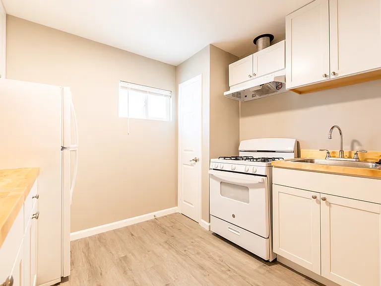 251 S Tehama St #14 — Photo 10