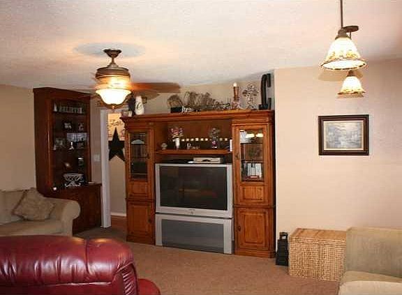 3rd image of 301 W Glenhaven Dr
