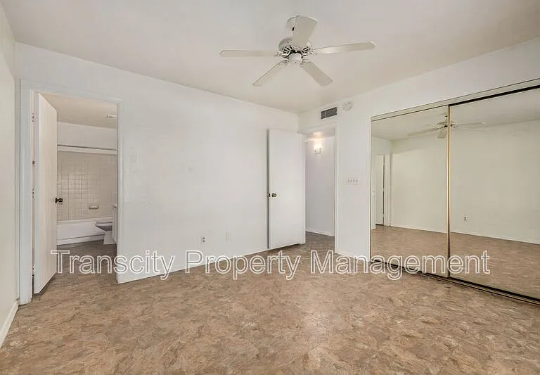 1111 W Summit Pl #27 — Photo 11