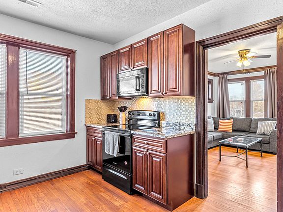2nd image of 3980 Bowen St