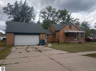 215 N Cass St, Standish, MI 48658
