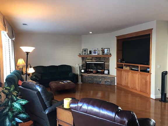 3rd image of 4748 Woodrose Cir