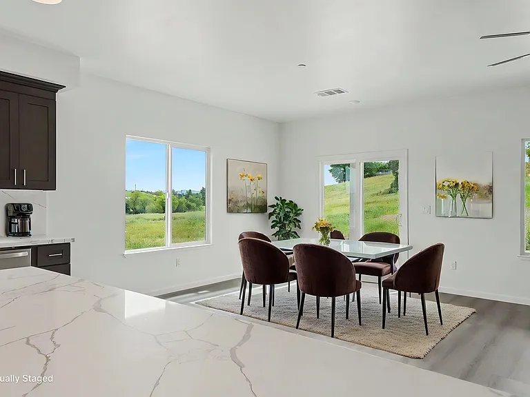 2426 Village Dr — Photo 12