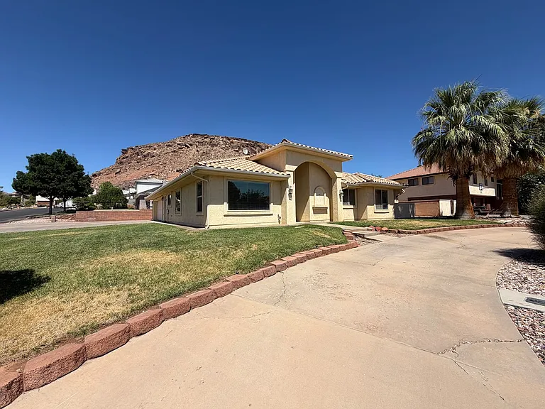3182 S Bloomington Dr W — Photo 2