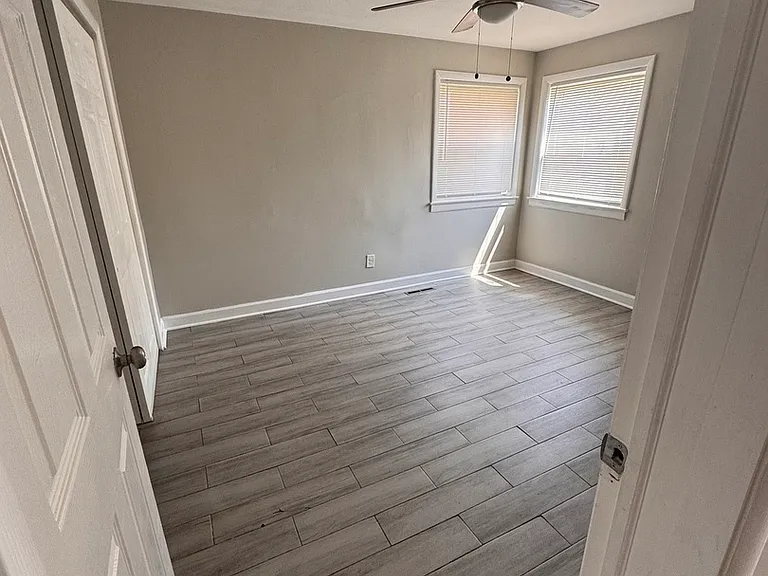 18446 Torrence Ave #1E — Photo 9