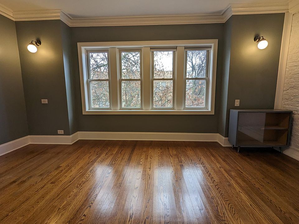 1st image of 4010 W Wellington Ave APT 3